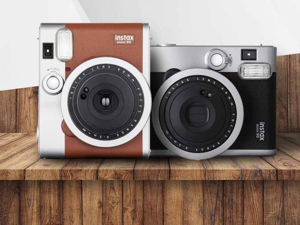 Fujifilm INSTAX Mini 90 Neo Classic Instant Camera (Brown)