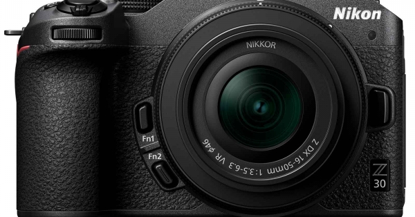 Nikon Z5 Mirrorless Camera with 24-200mm Lens Kit w/64GB Card, Tripod & Acc  1641 B